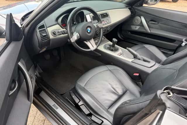 BMW Z4 (2005) thumbnail 4