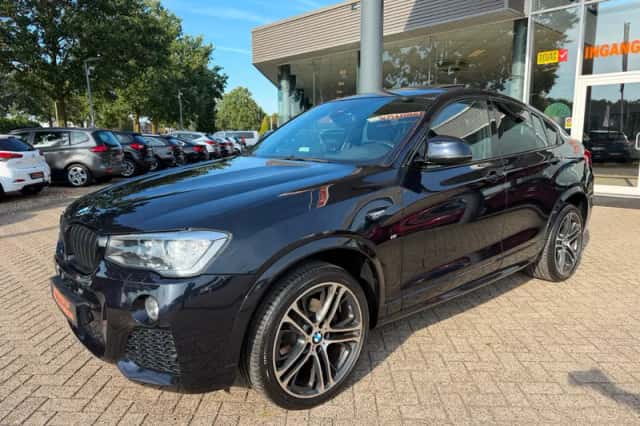 BMW X4 (2017) thumbnail 1