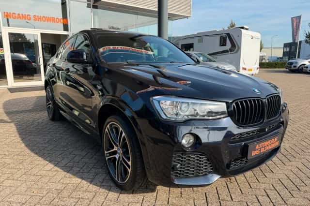 BMW X4 (2017) thumbnail 2