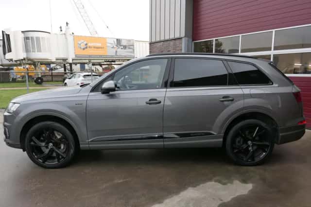 Audi Q7 (2016) thumbnail 2