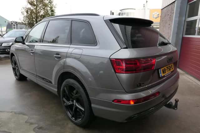 Audi Q7 (2016) thumbnail 3