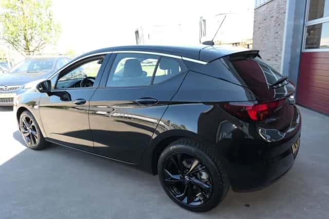 Opel Astra (2021) thumbnail 3