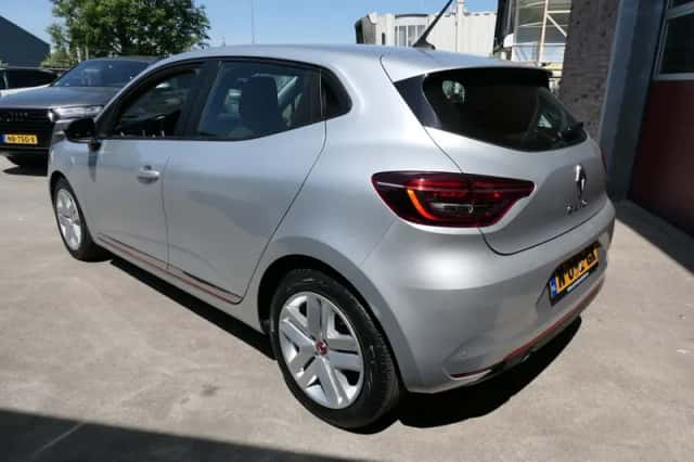Renault Clio (2020) thumbnail 3