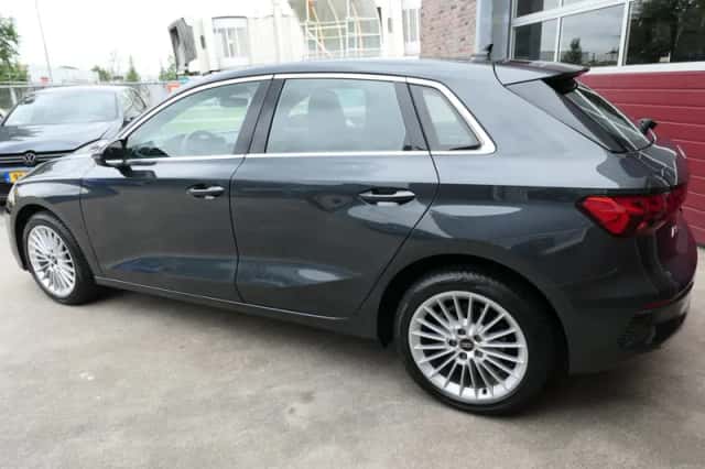 Audi A3 (2023) thumbnail 3