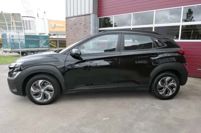 Hyundai Kona (2021) thumbnail 2
