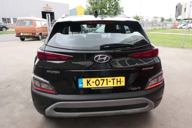Hyundai Kona (2021) thumbnail 4