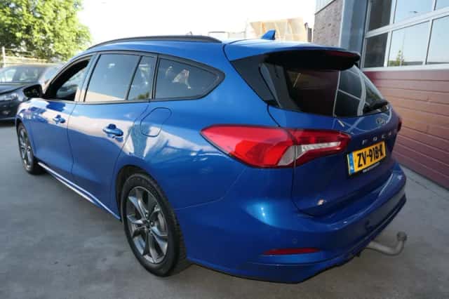 Ford Focus (2019) thumbnail 3