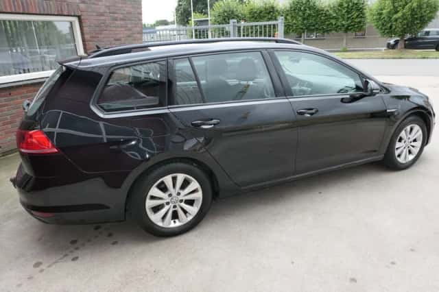 Volkswagen Golf (2016) thumbnail 5