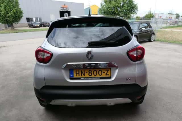 Renault Captur (2015) thumbnail 4
