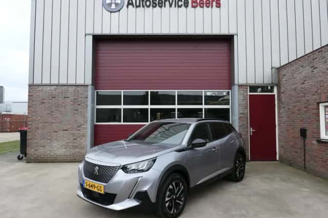 Peugeot e-2008 (2023) thumbnail 1