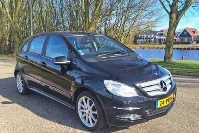 Mercedes-Benz B-Klasse (2011) thumbnail 1