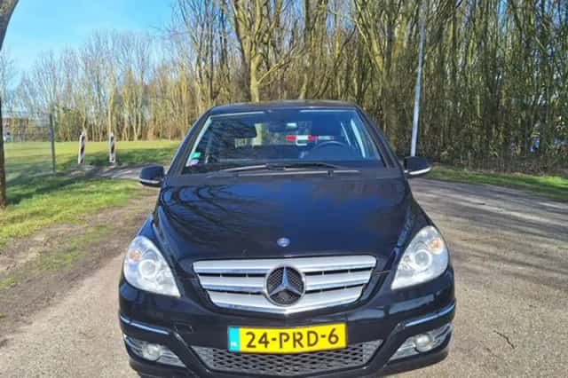 Mercedes-Benz B-Klasse (2011) thumbnail 2