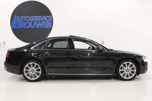 Audi A8 (2011) thumbnail 6