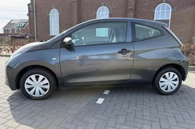 Toyota Aygo (2018) thumbnail 2