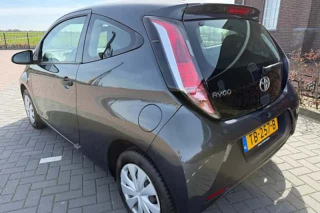 Toyota Aygo (2018) thumbnail 3