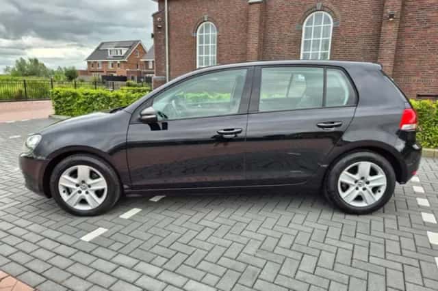 Volkswagen Golf (2010) thumbnail 2