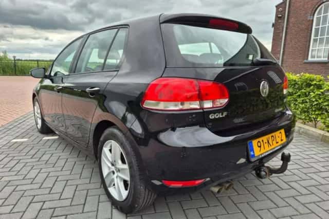Volkswagen Golf (2010) thumbnail 3
