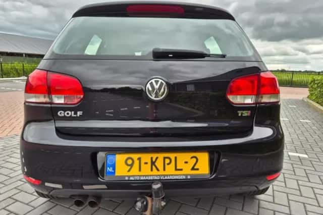 Volkswagen Golf (2010) thumbnail 4