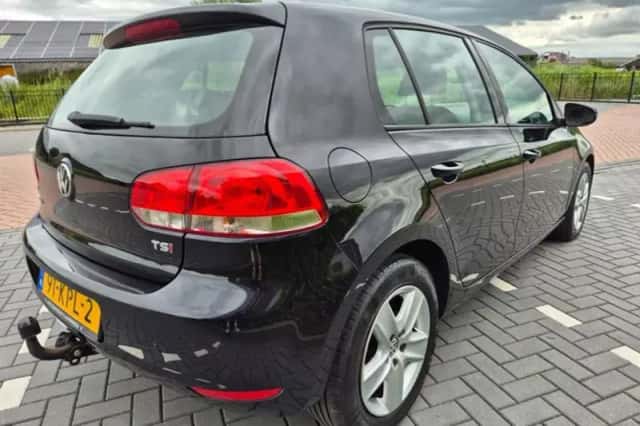 Volkswagen Golf (2010) thumbnail 5