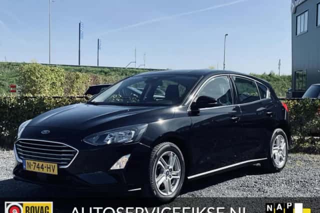 Ford Focus (2021) thumbnail 2
