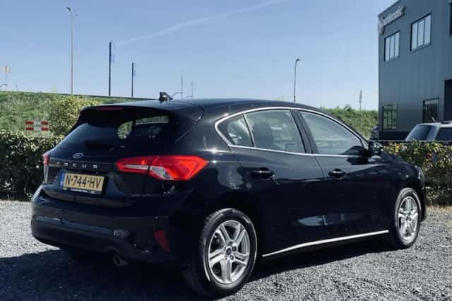 Ford Focus (2021) thumbnail 6