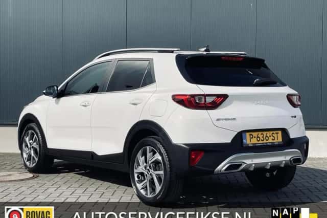 Kia Stonic (2022) thumbnail 4