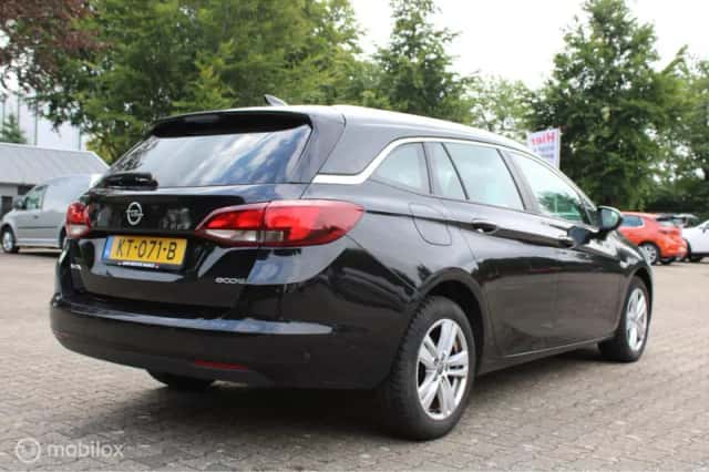 Opel Astra (2016) thumbnail 2