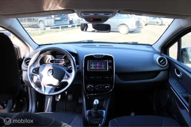 Renault Clio (2016) thumbnail 3