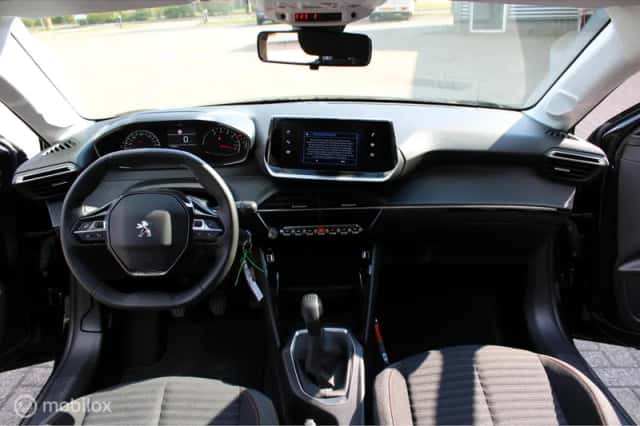 Peugeot 208 (2022) thumbnail 5