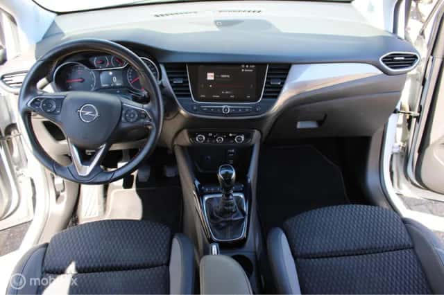Opel Crossland X (2019) thumbnail 3