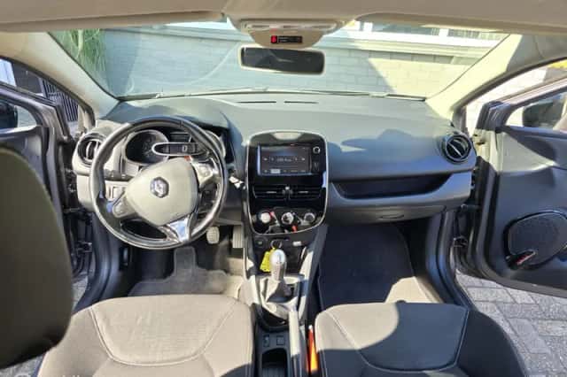 Renault Clio (2014) thumbnail 3