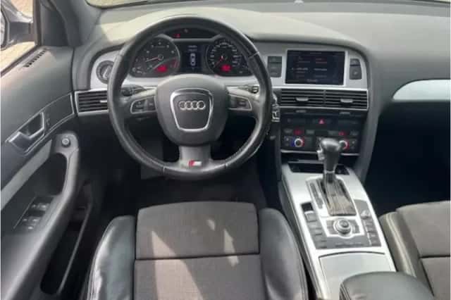 Audi A6 (2011) thumbnail 11
