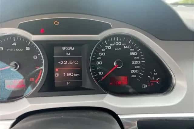 Audi A6 (2011) thumbnail 14