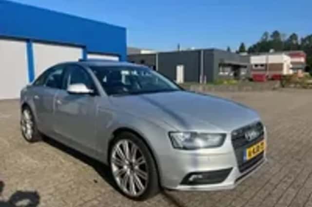 Audi A4 (2013) thumbnail 2