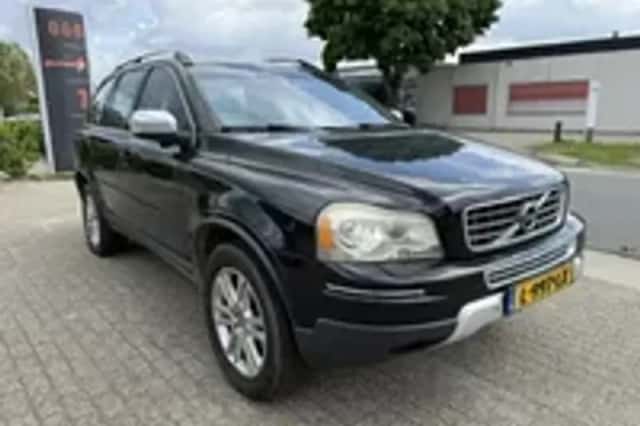Volvo XC90 (2010) thumbnail 2