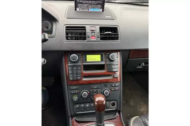 Volvo XC90 (2010) thumbnail 16