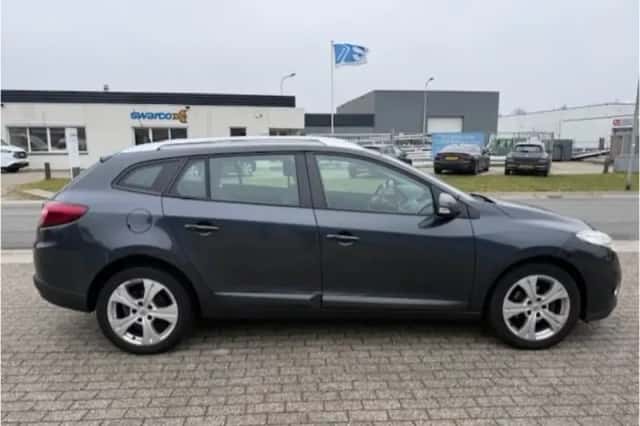 Renault Mégane (2013) thumbnail 5