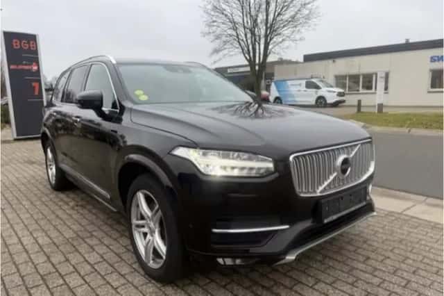 Volvo XC90 (2015) thumbnail 11