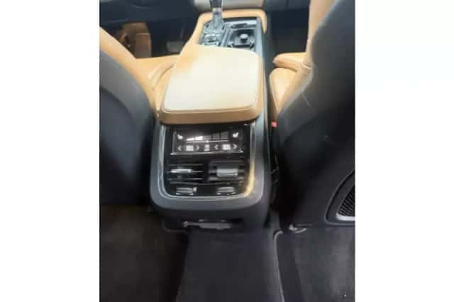 Volvo XC90 (2015) thumbnail 19