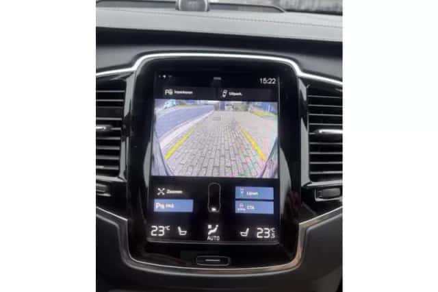 Volvo XC90 (2015) thumbnail 23