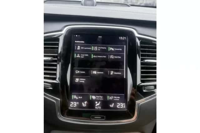 Volvo XC90 (2015) thumbnail 25