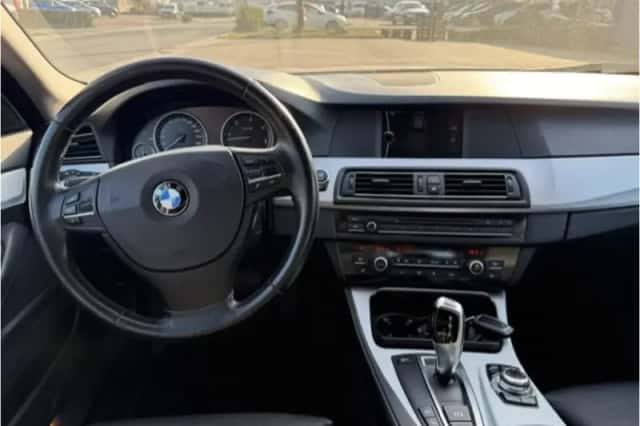 BMW 5-Serie (2011) thumbnail 16