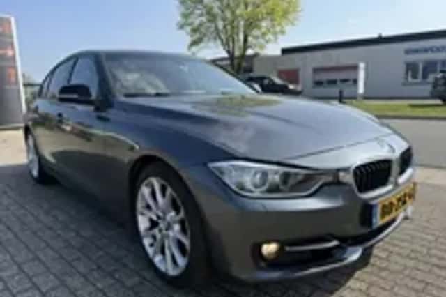 BMW 3-Serie (2013) thumbnail 6