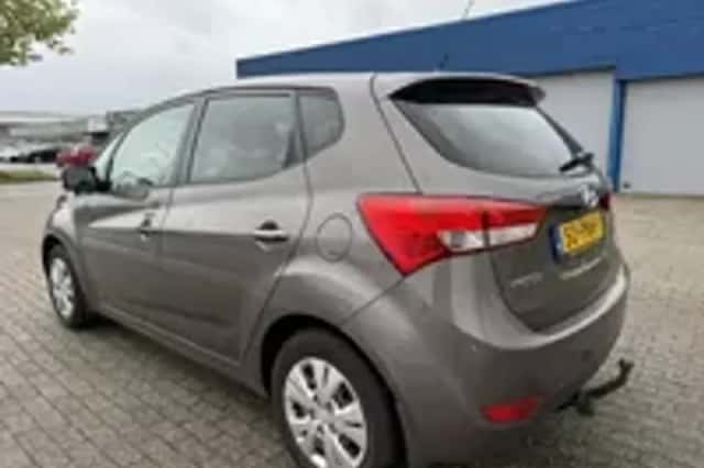 Hyundai ix20 (2011) thumbnail 3