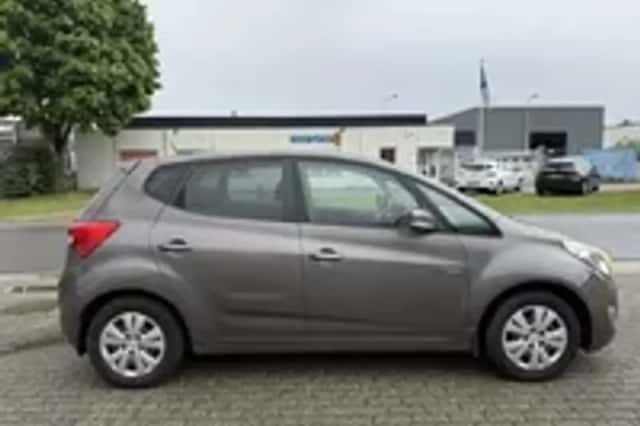Hyundai ix20 (2011) thumbnail 5