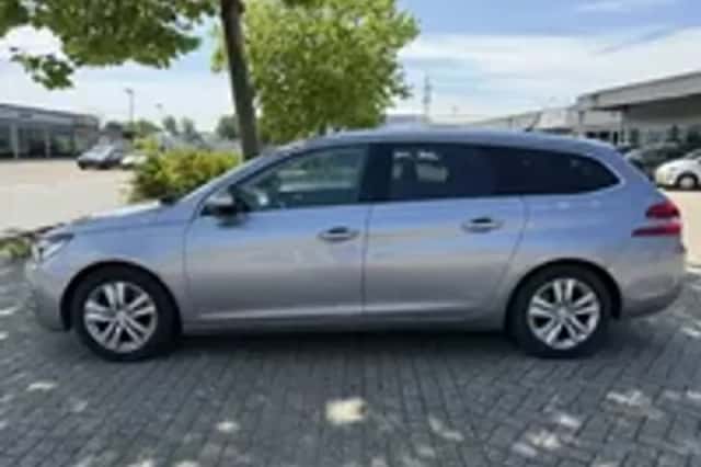 Peugeot 308 (2015) thumbnail 2