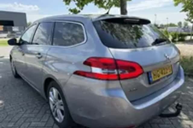 Peugeot 308 (2015) thumbnail 3