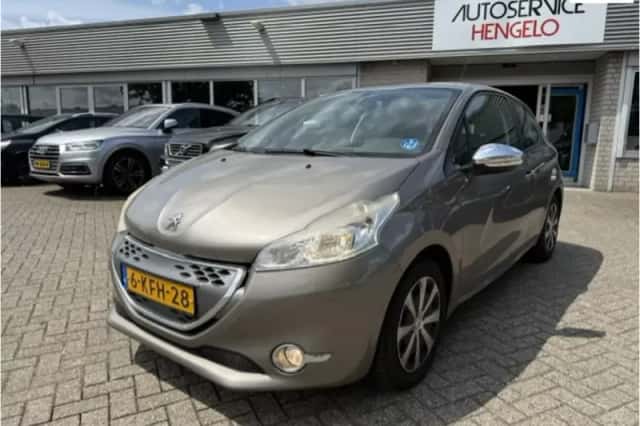 Peugeot 208 (2013) thumbnail 1