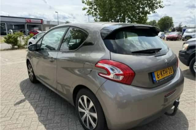 Peugeot 208 (2013) thumbnail 6