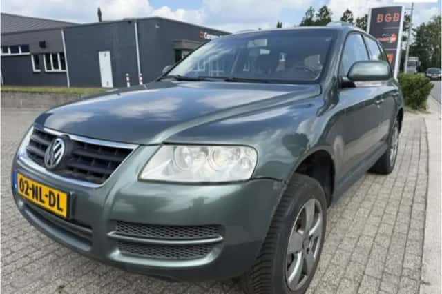 Volkswagen Touareg (2003) thumbnail 1
